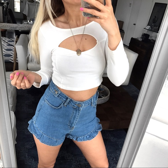 🆕 RUFFLED HIGH WAIST JEAN SHORTS! - Picture 5 of 8